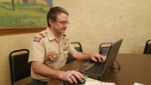 leader-with-laptop